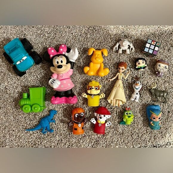 (3/$15) Small toy LOT - Picture 1 of 3